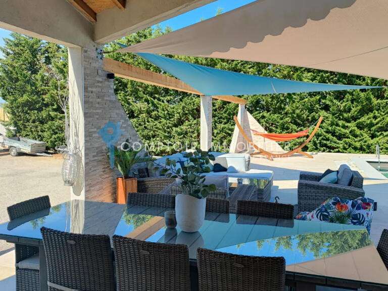 Maison Pernes-les-Fontaines - 4 chambres - 210m²