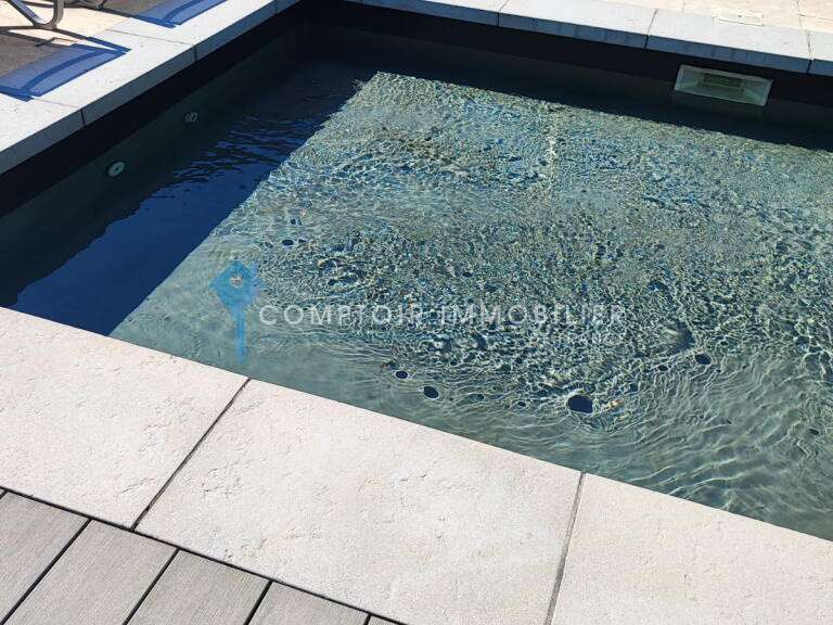 Maison Pernes-les-Fontaines - 4 chambres - 210m²