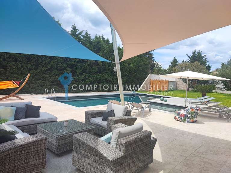 House Pernes-les-Fontaines - 4 bedrooms - 210m²