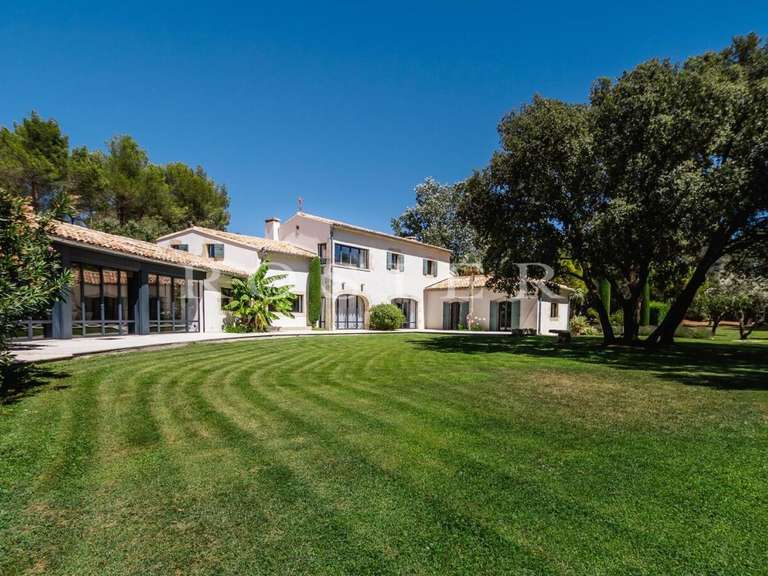 Maison Pernes-les-Fontaines - 8 chambres - 515m²