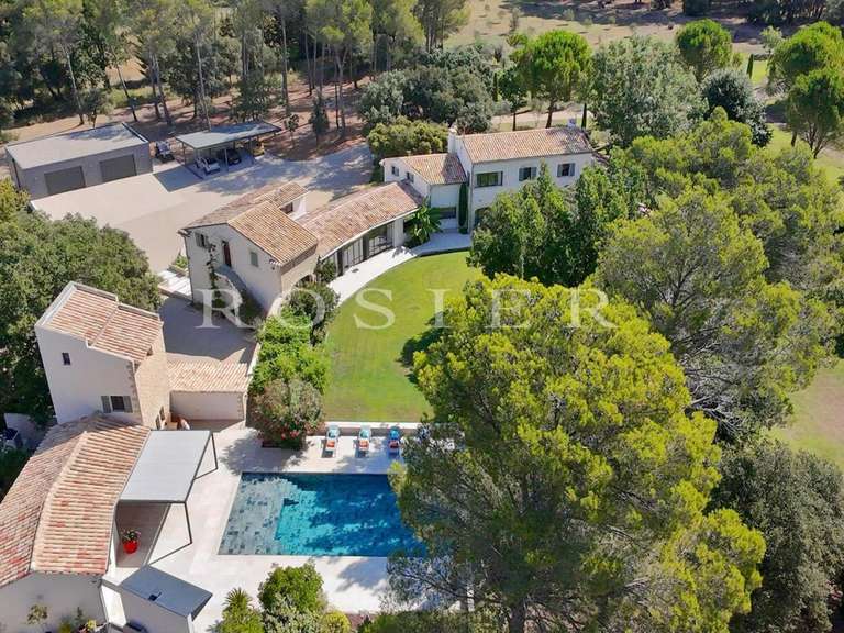 Maison Pernes-les-Fontaines - 8 chambres - 515m²