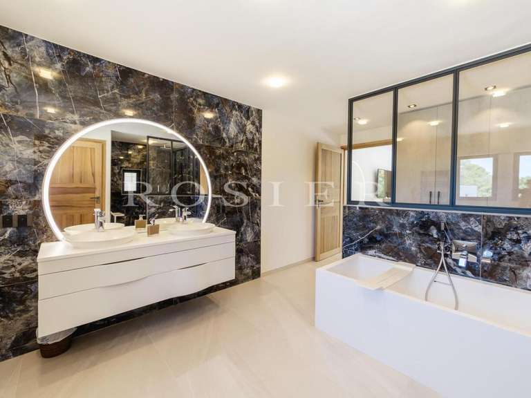 Maison Pernes-les-Fontaines - 8 chambres - 515m²