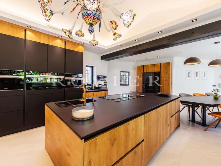 Maison Pernes-les-Fontaines - 8 chambres - 515m²