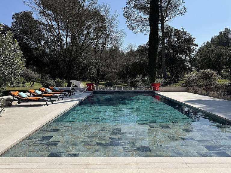 Maison Pernes-les-Fontaines - 8 chambres - 600m²
