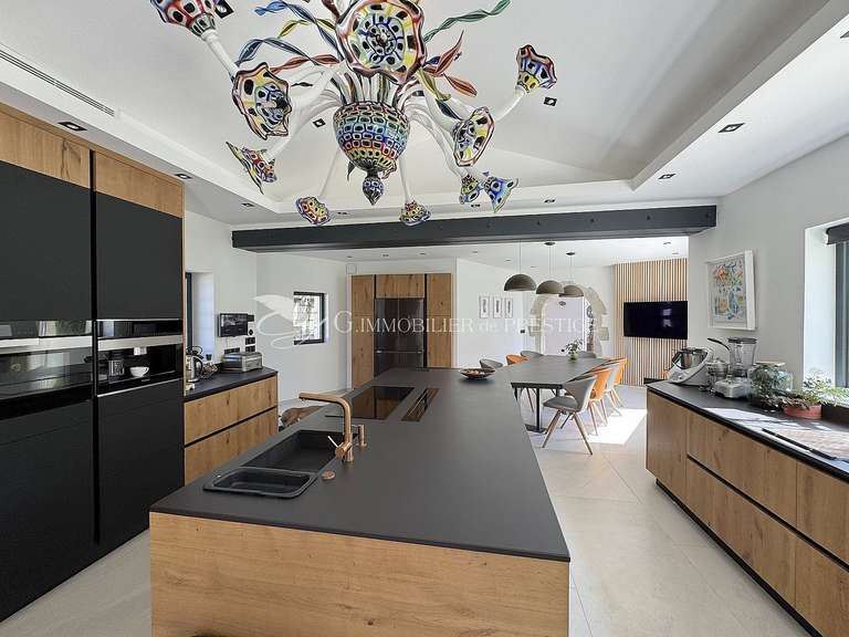 Maison Pernes-les-Fontaines - 8 chambres - 600m²
