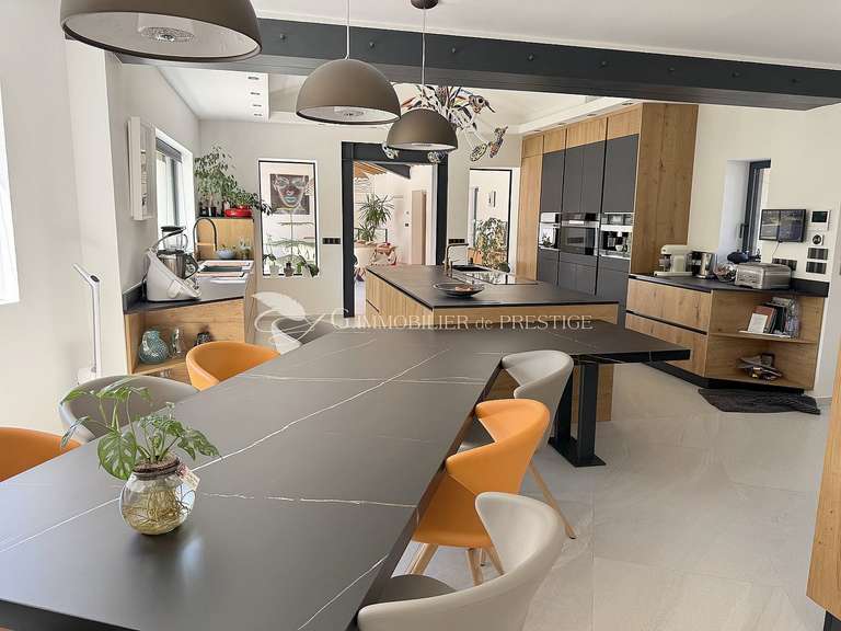 Maison Pernes-les-Fontaines - 8 chambres - 600m²