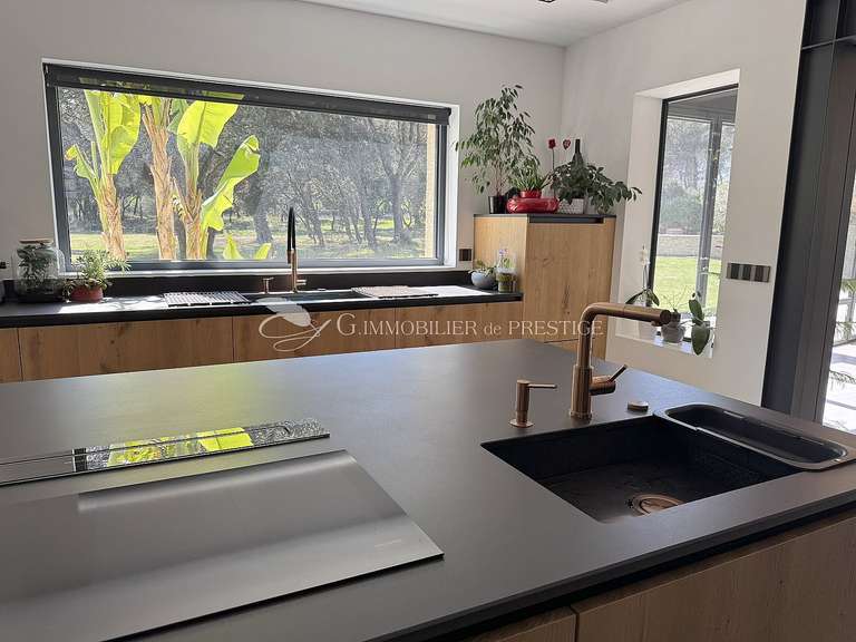 Maison Pernes-les-Fontaines - 8 chambres - 600m²