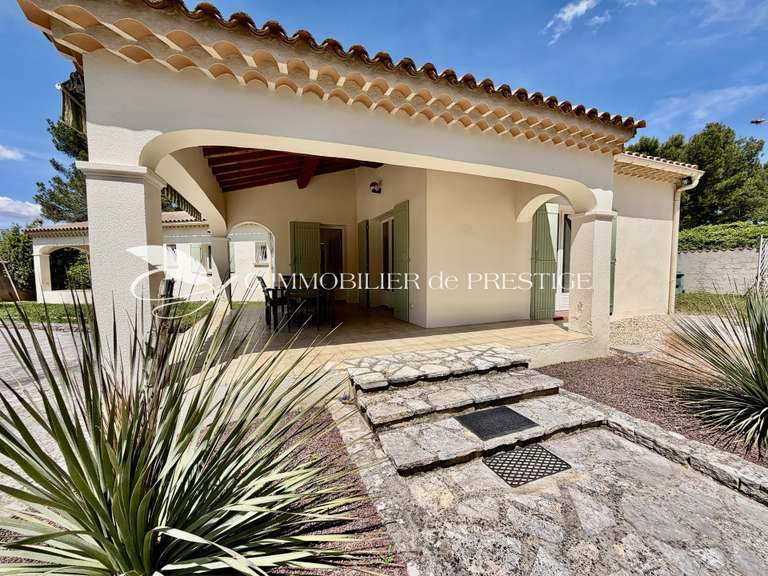 Maison Pernes-les-Fontaines - 3 chambres - 160m²