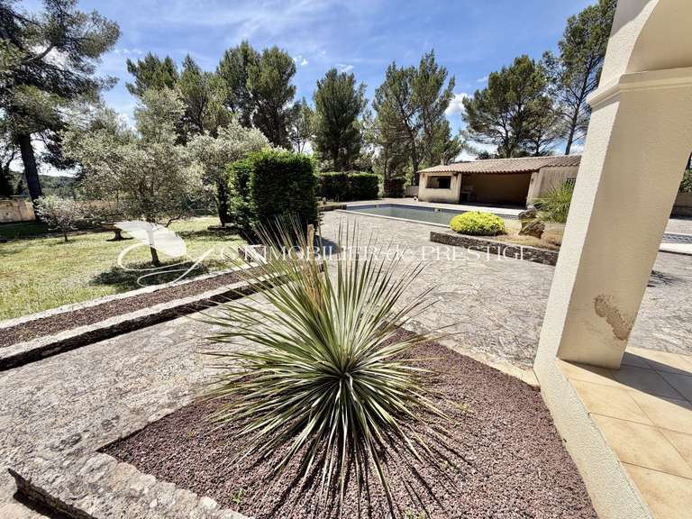 Maison Pernes-les-Fontaines - 3 chambres - 160m²