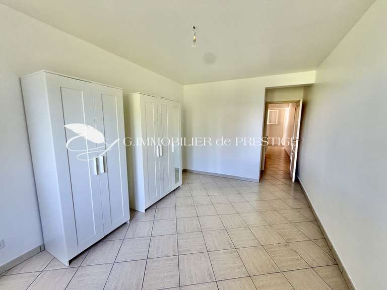 Maison Pernes-les-Fontaines - 3 chambres - 160m²