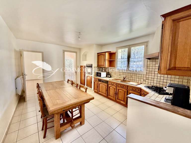 Maison Pernes-les-Fontaines - 3 chambres - 160m²