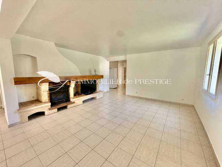 Maison Pernes-les-Fontaines - 3 chambres - 160m²