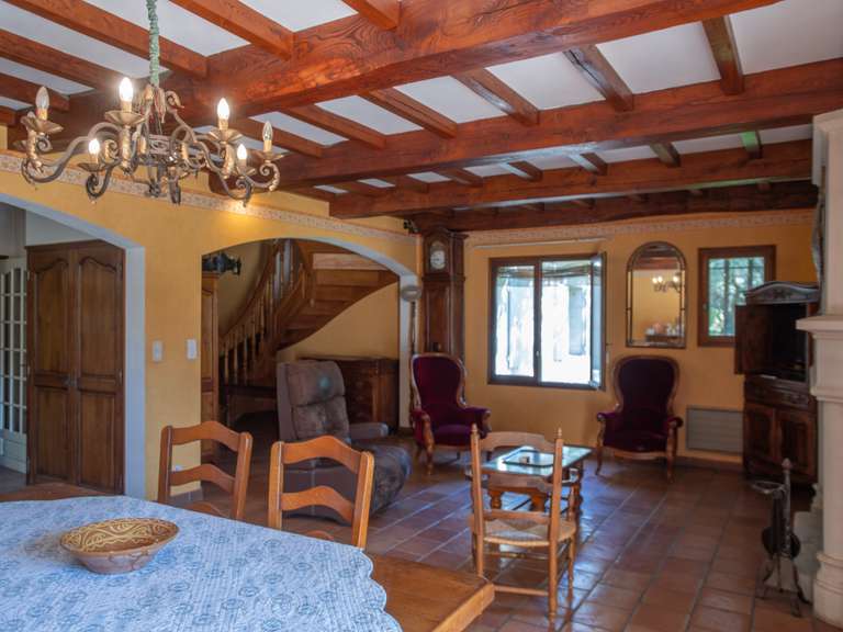 Maison Pernes-les-Fontaines - 3 chambres - 151m²