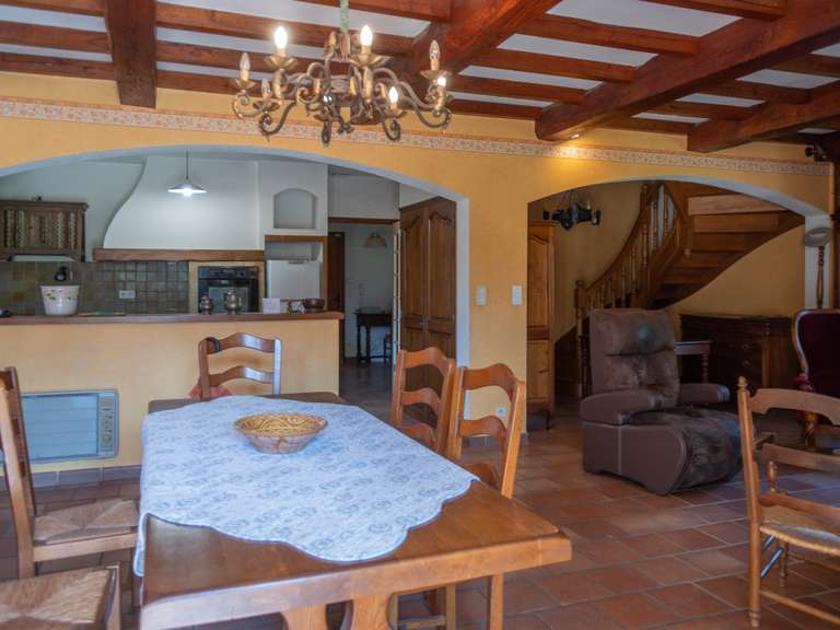 Maison Pernes-les-Fontaines - 3 chambres - 151m²