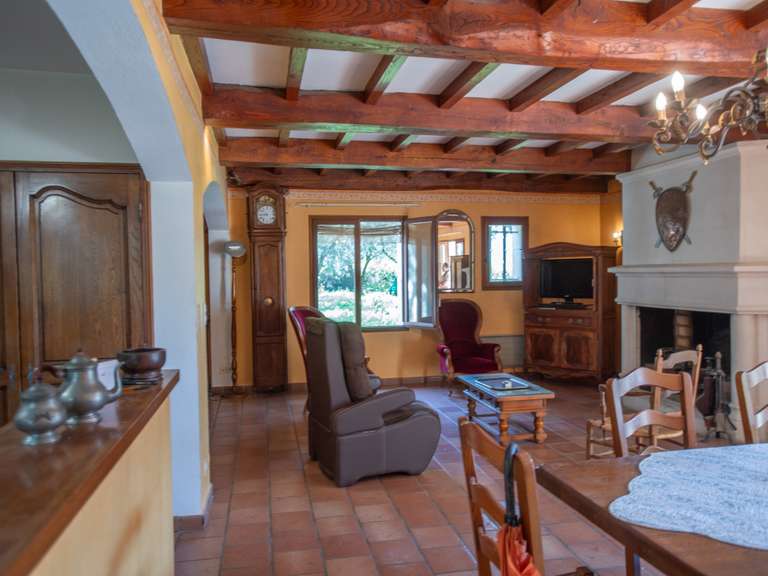 Maison Pernes-les-Fontaines - 3 chambres - 151m²