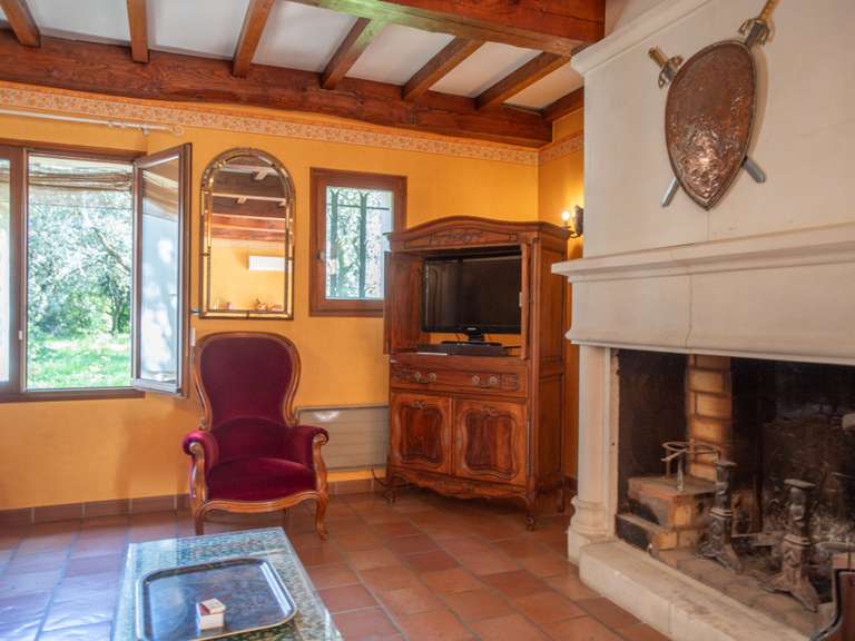 Maison Pernes-les-Fontaines - 3 chambres - 151m²