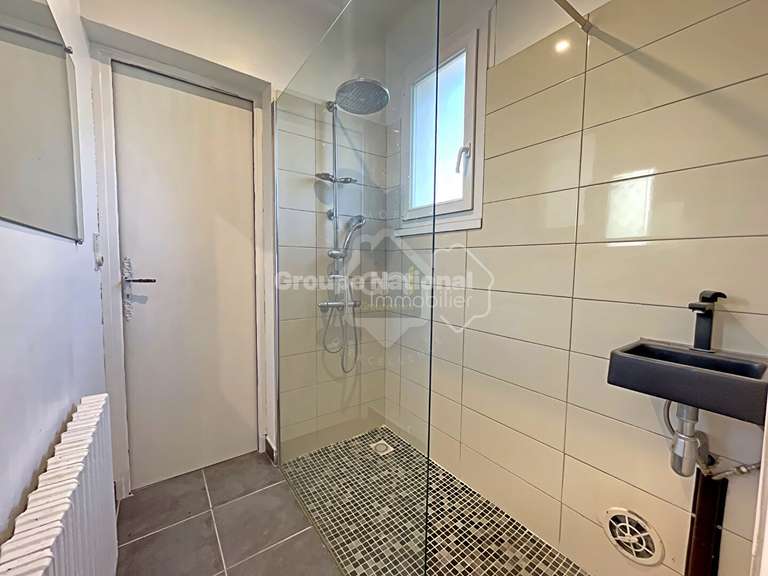 Maison Pernes-les-Fontaines - 5 chambres - 155m²