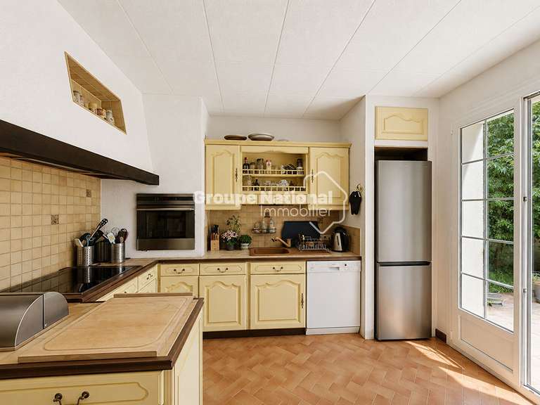Maison Pernes-les-Fontaines - 5 chambres - 155m²