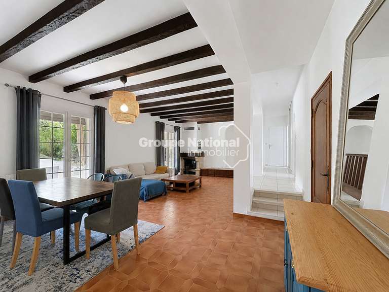Maison Pernes-les-Fontaines - 5 chambres - 155m²