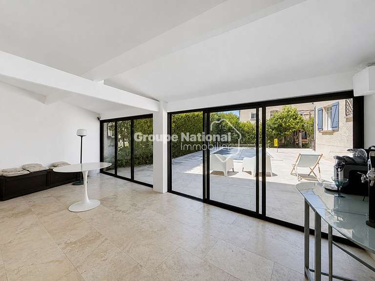 Maison Pernes-les-Fontaines - 5 chambres - 155m²