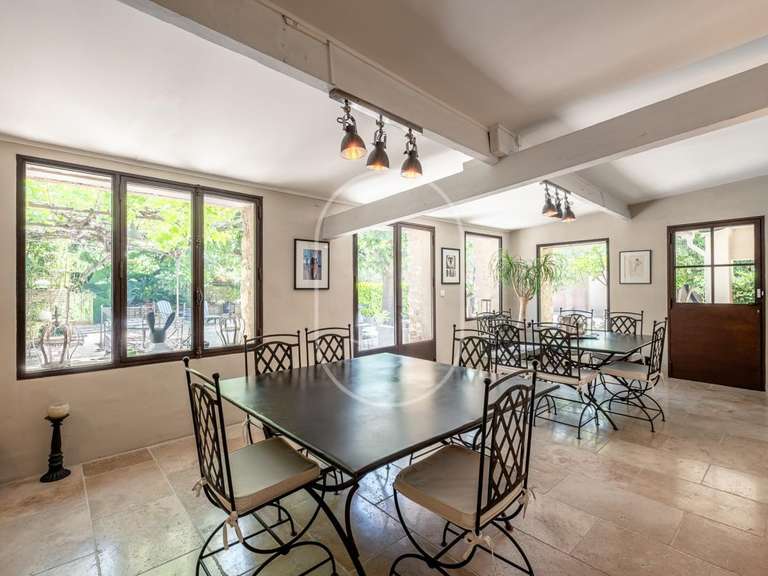 Maison Pernes-les-Fontaines - 6 chambres - 358m²