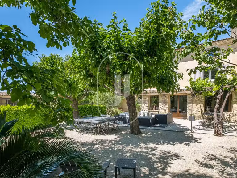 House Pernes-les-Fontaines - 6 bedrooms - 358m²