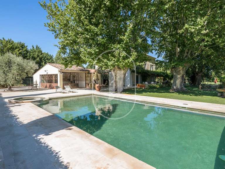 Maison Pernes-les-Fontaines - 6 chambres - 303m²