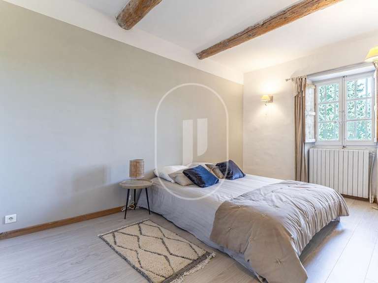 Maison Pernes-les-Fontaines - 6 chambres - 303m²