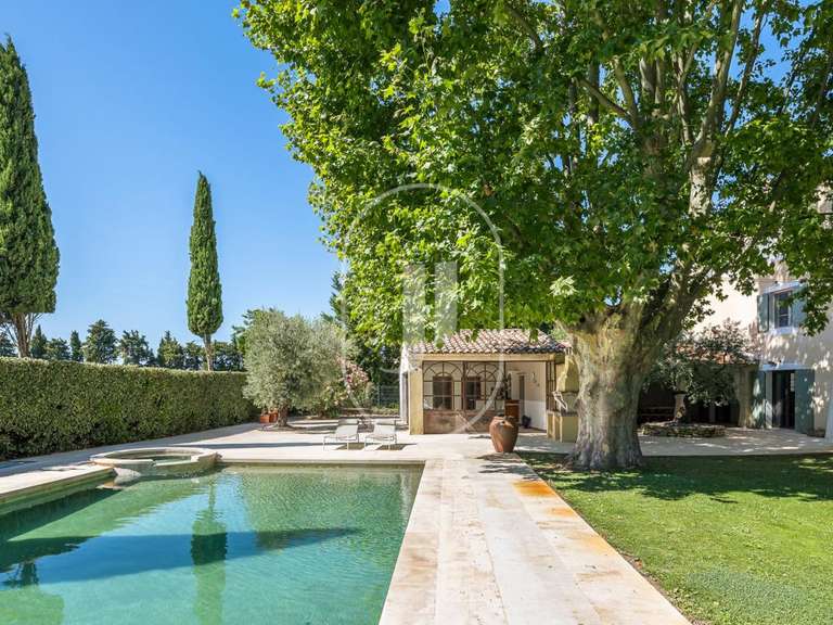 Maison Pernes-les-Fontaines - 6 chambres - 303m²