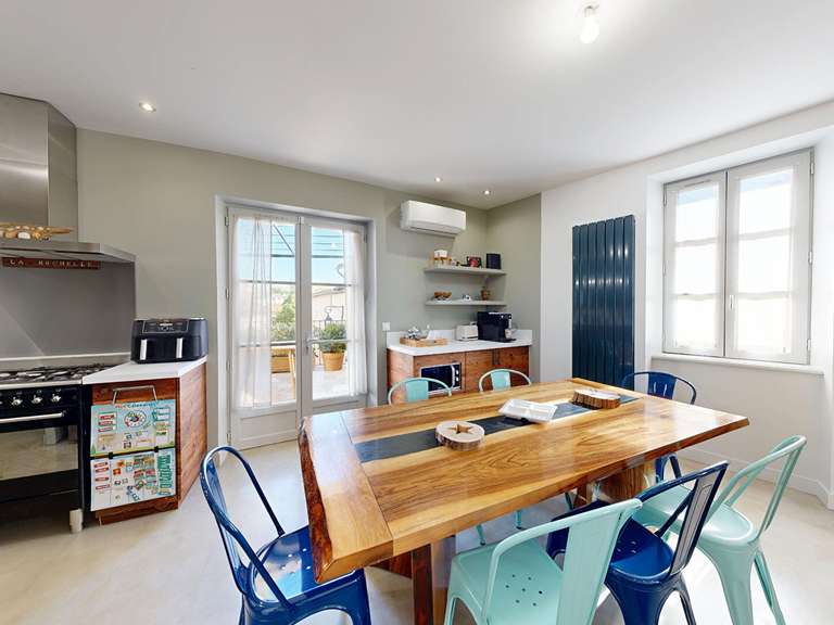 House Pernes-les-Fontaines - 4 bedrooms - 210m²