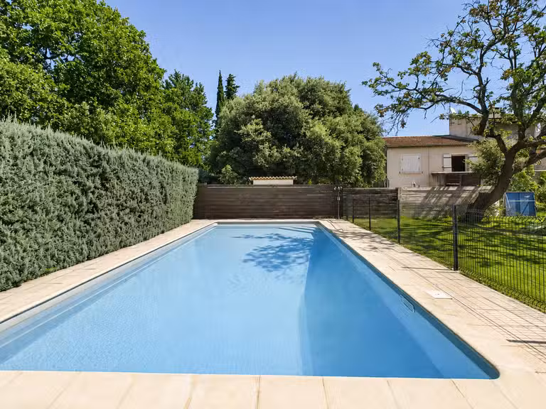 House Pernes-les-Fontaines - 5 bedrooms - 235m²