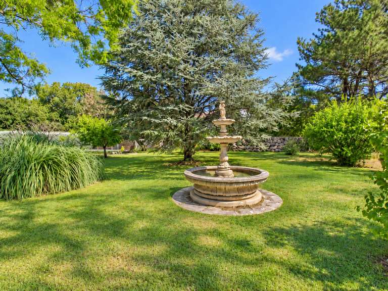 Maison Pernes-les-Fontaines - 5 chambres - 235m²