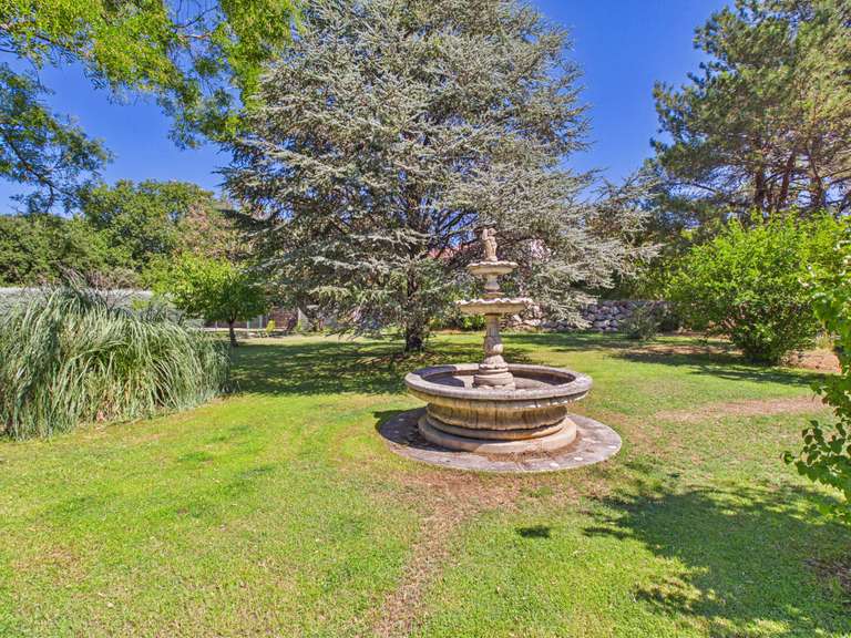 Maison Pernes-les-Fontaines - 5 chambres - 235m²