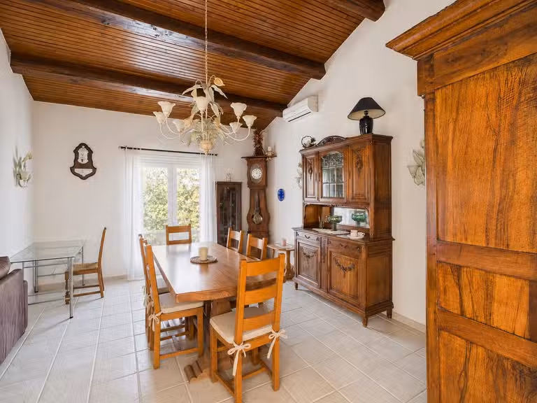 House Pernes-les-Fontaines - 5 bedrooms - 235m²