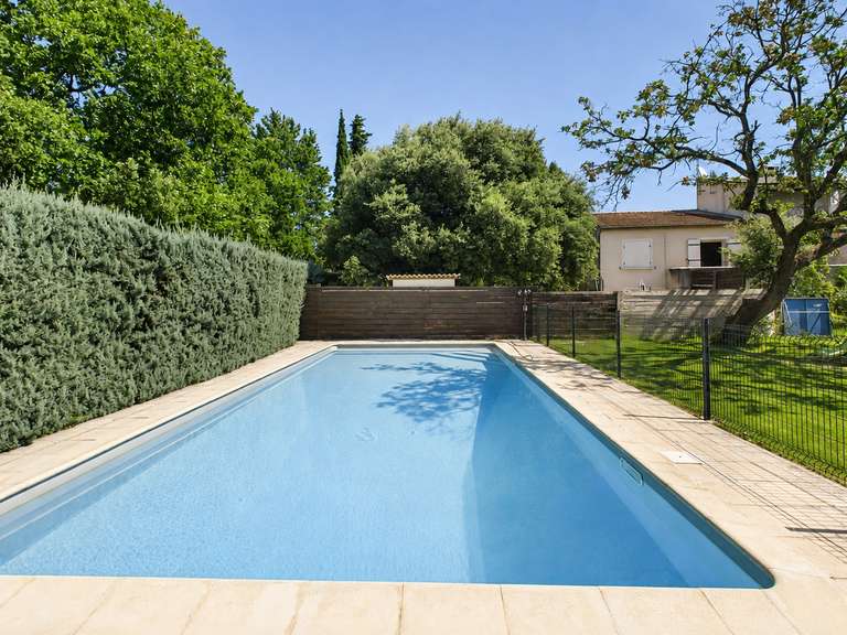 Maison Pernes-les-Fontaines - 5 chambres - 235m²