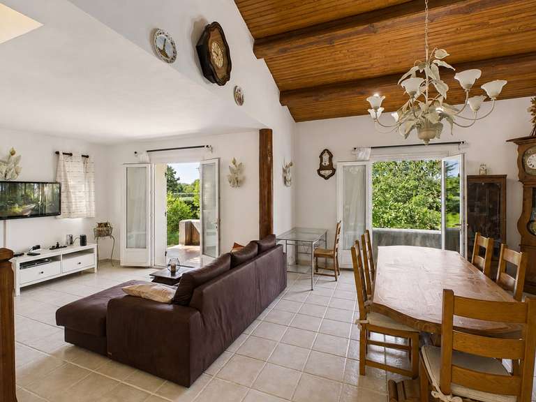 House Pernes-les-Fontaines - 5 bedrooms - 235m²