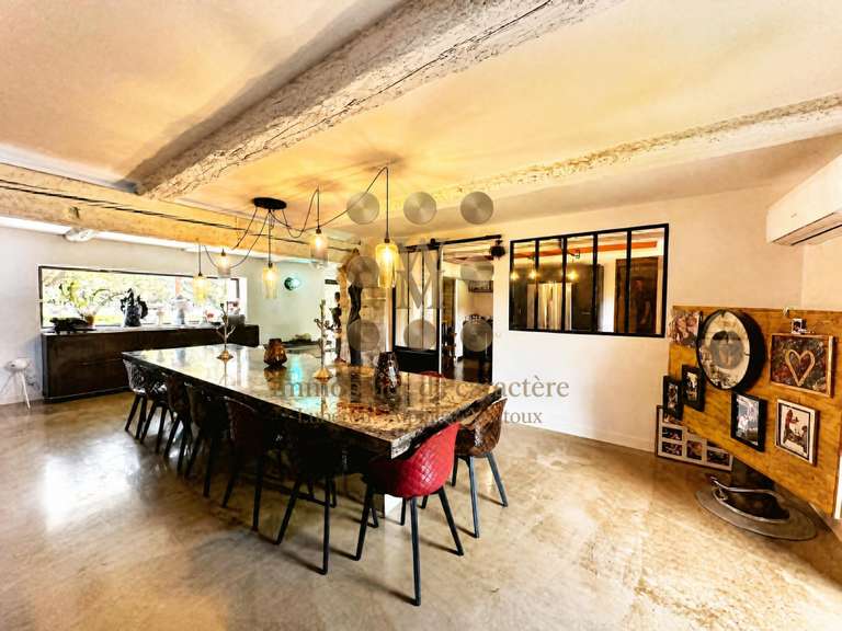 Maison Pernes-les-Fontaines - 8 chambres - 410m²