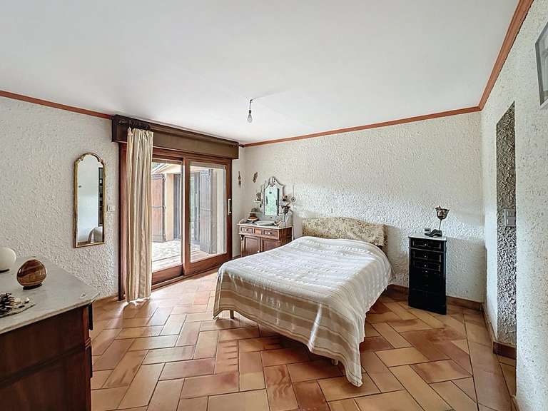 Maison Pernes-les-Fontaines - 5 chambres - 170m²