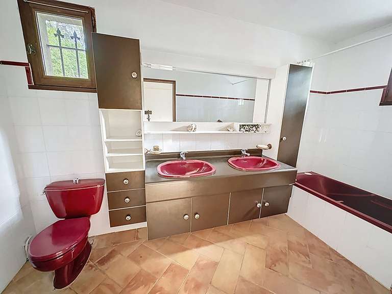 Maison Pernes-les-Fontaines - 5 chambres - 170m²