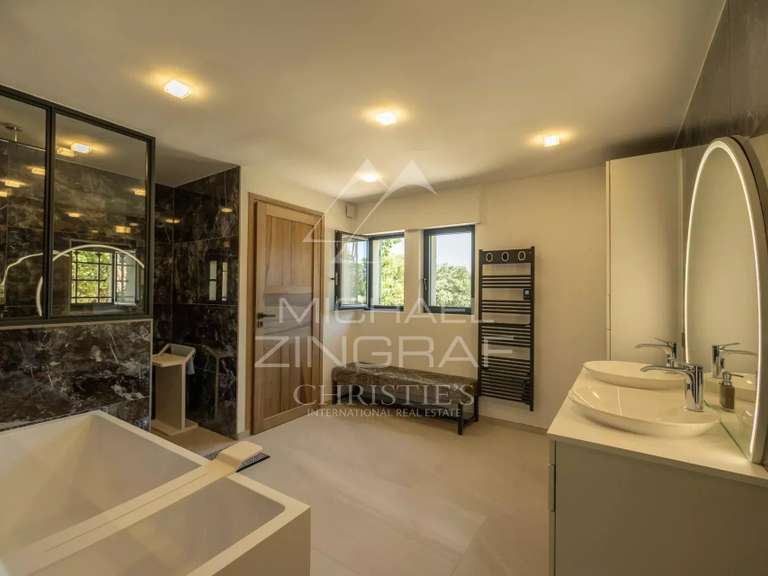 Propriété Pernes-les-Fontaines - 8 chambres - 900m²