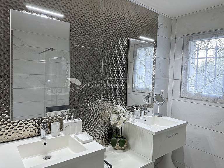 Villa Pernes-les-Fontaines - 4 chambres - 200m²