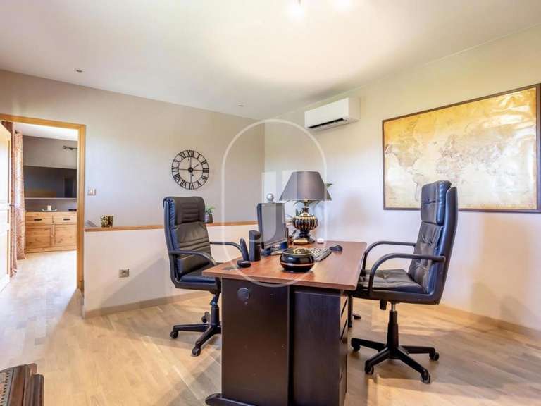 Villa Pernes-les-Fontaines - 3 chambres - 200m²