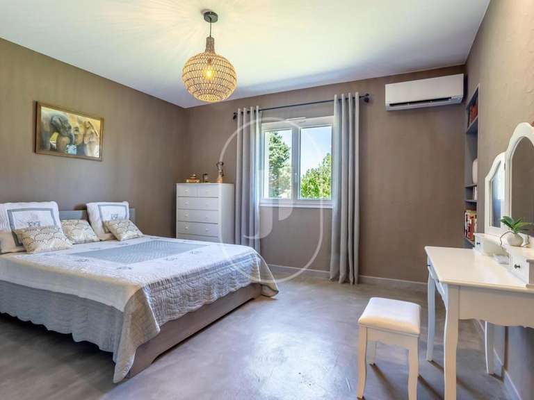 Villa Pernes-les-Fontaines - 3 chambres - 200m²