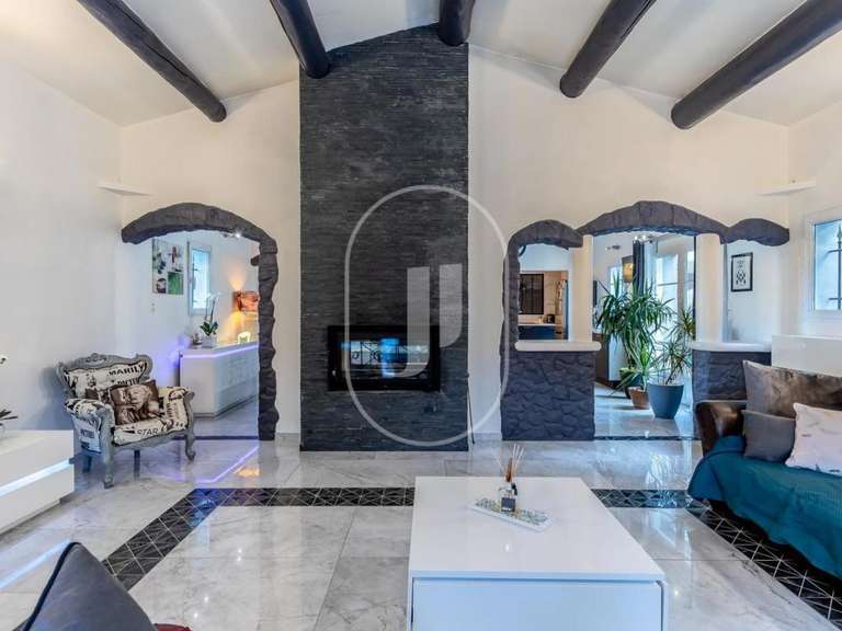 Villa Pernes-les-Fontaines - 4 bedrooms - 150m²