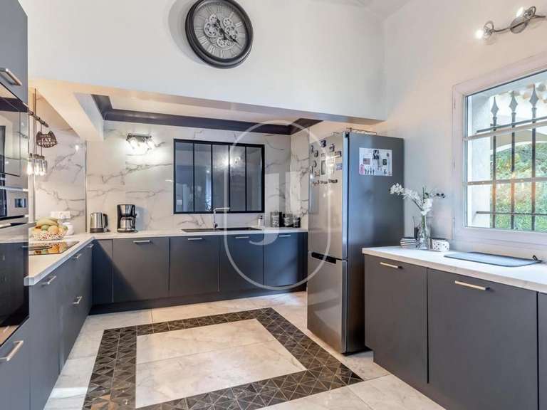 Villa Pernes-les-Fontaines - 4 bedrooms - 150m²