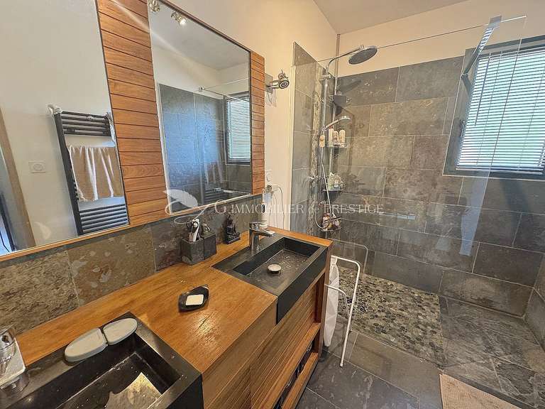 Villa Pernes-les-Fontaines - 6 chambres - 205m²