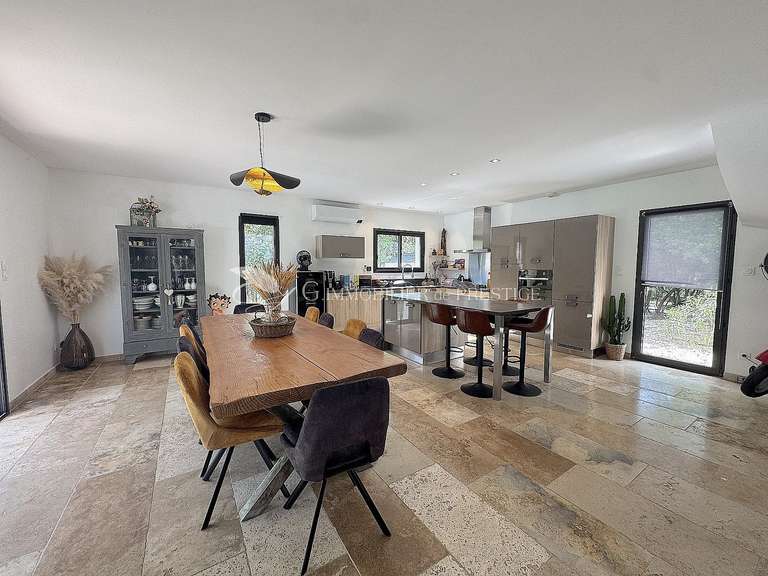 Villa Pernes-les-Fontaines - 6 chambres - 205m²