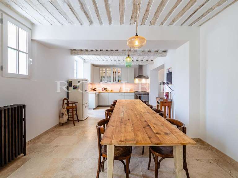 Villa Pernes-les-Fontaines - 5 chambres - 202m²