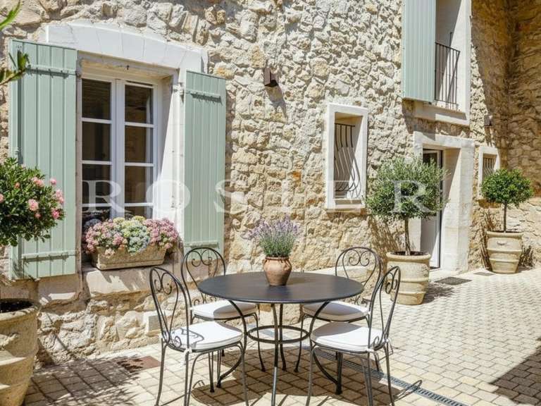 Villa Pernes-les-Fontaines - 5 chambres - 202m²