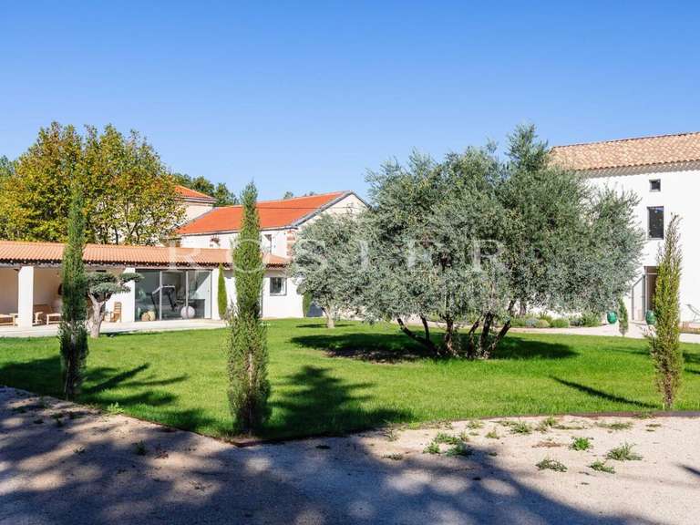 Villa Pernes-les-Fontaines - 6 chambres - 389m²